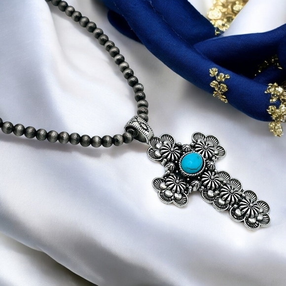 🆕️Vintage-Inspired Cross Pendant with Faux Turquoise - Antique Silver Finish 💙 - Picture 7 of 12